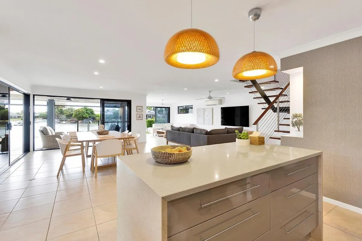 Yalla24-Luxury Resort Style Home Mooloolaba 0*,  Avustralya