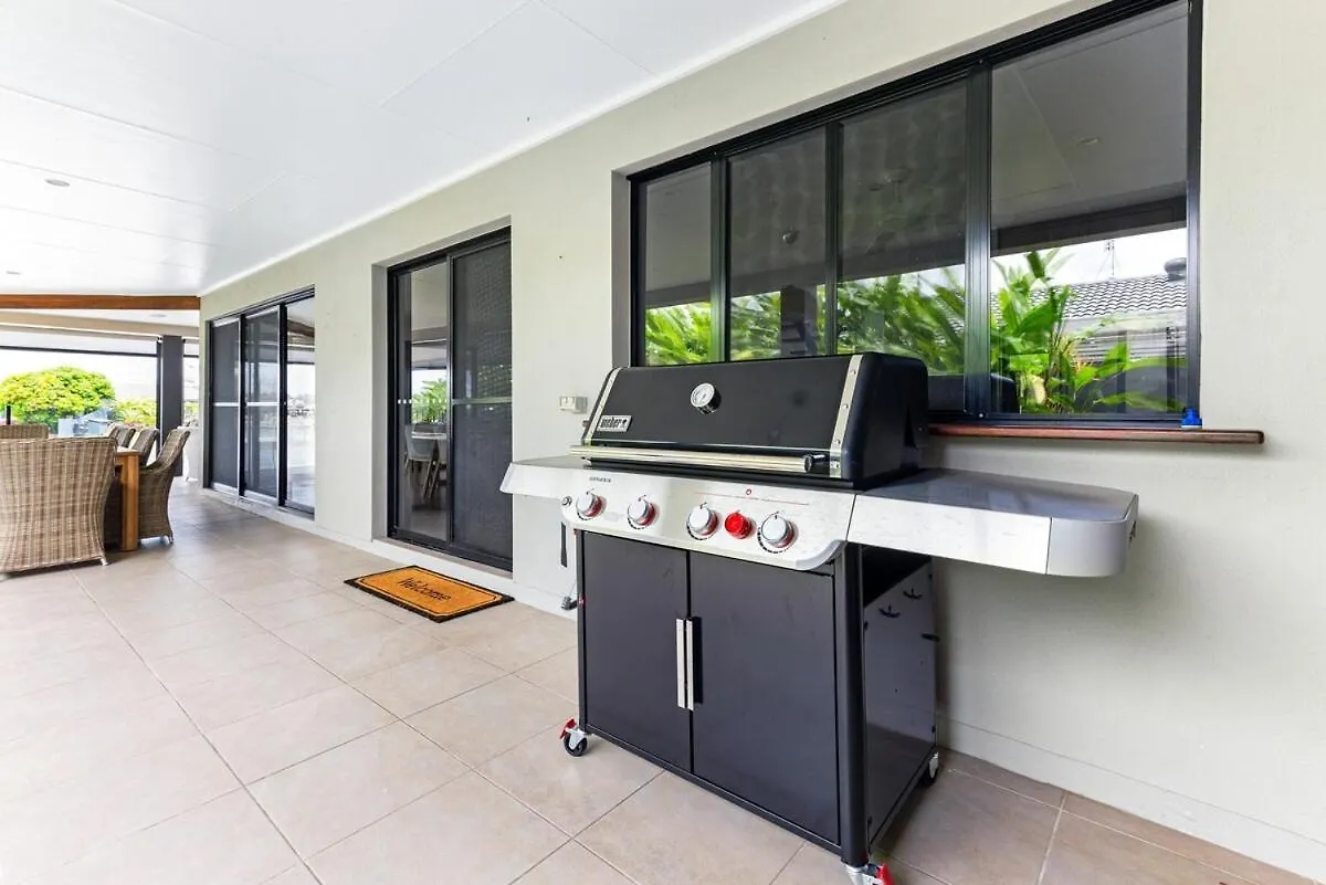 Yalla24-Luxury Resort Style Home Mooloolaba Avustralya